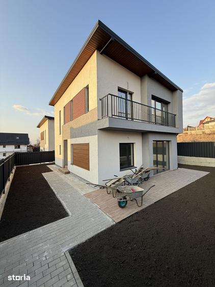 Casă cu Teren 300 Mp în Bucium