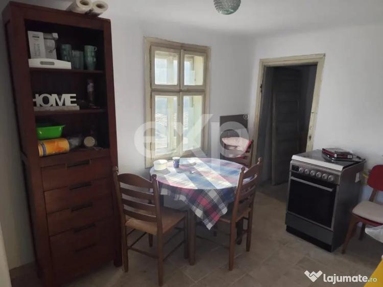 Casă cu 5 camere cu Teren 1195 Mp în Liteni