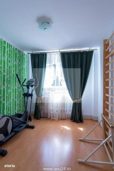 Apartament cu 4 camere semidecomandat în Sud
