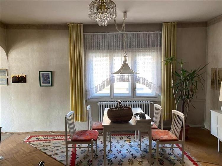 Casă individuală cu 6 camere cu Canalizare în Bucureștii Noi