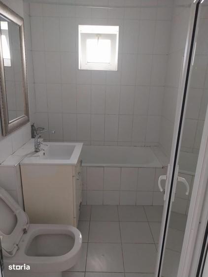 Apartament cu 3 camere decomandat în Tineretului