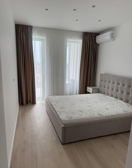 Apartament cu 3 camere semidecomandat, mobilat în Sisești