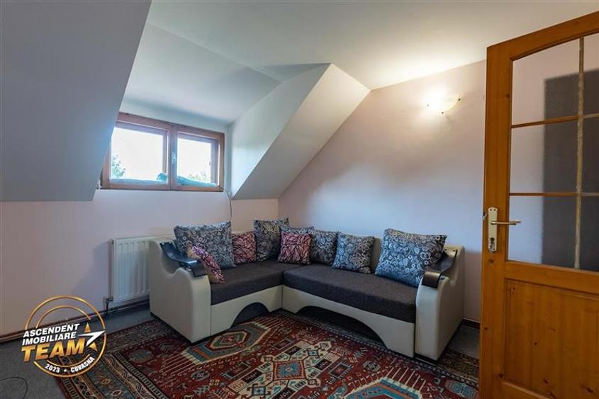 Casă individuală cu 5 camere cu Garaj în Dobolii de Jos