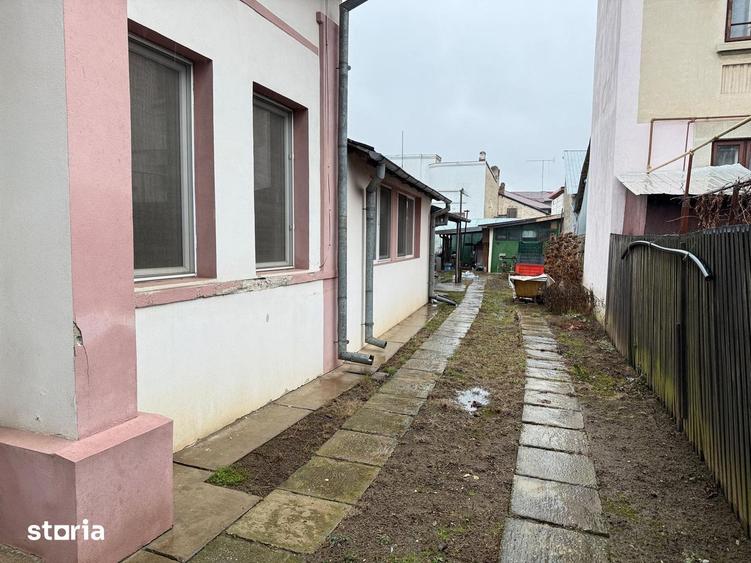 Casă cu 3 camere cu Teren 367 Mp în Central