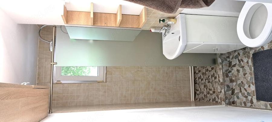 Apartament cu 3 camere semidecomandat în Exterior Vest