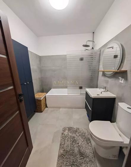 Apartament cu 3 camere decomandat, mobilat în Florești