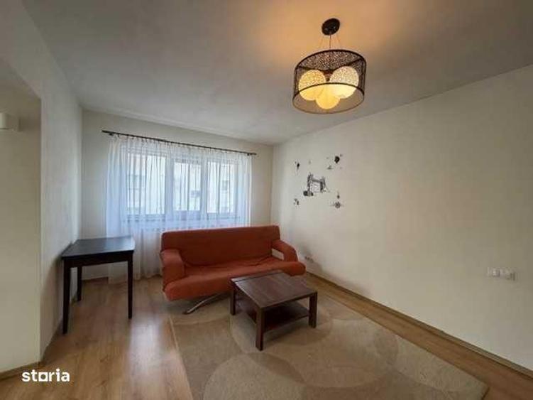 Apartament cu 3 camere, mobilat în Valea Aurie