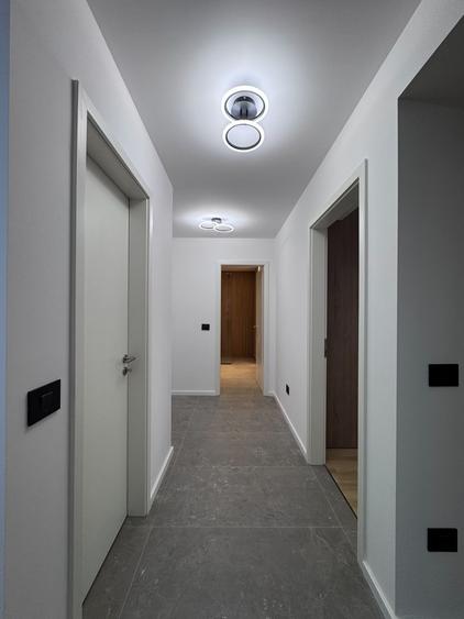 Apartament cu 2 camere decomandat, mobilat în Tractorul
