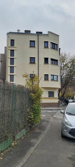 Apartament cu 4 camere decomandat în Foișorul de Foc