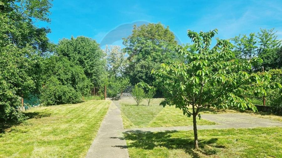 Casă individuală cu 5 camere cu Teren 2436 Mp în Alexandriei