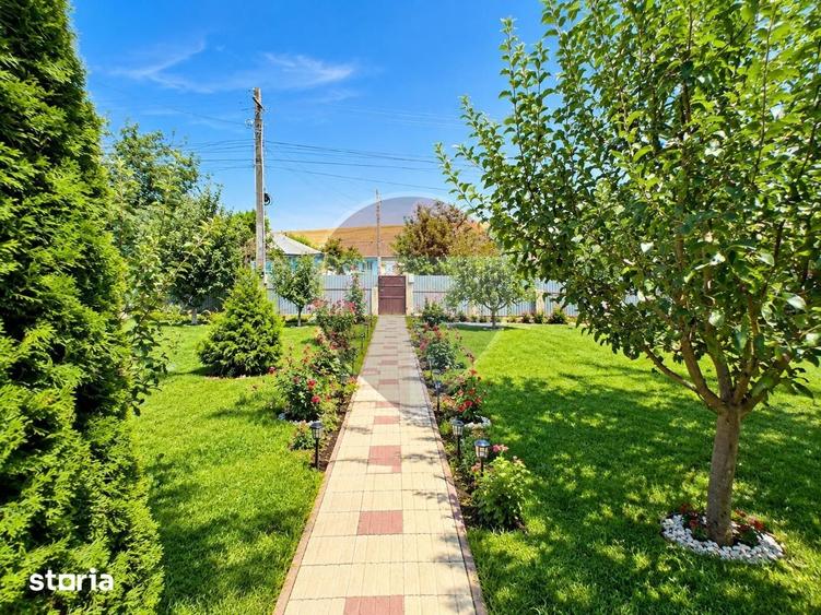Casă cu 4 camere cu Teren 4204 Mp în Tătărăști