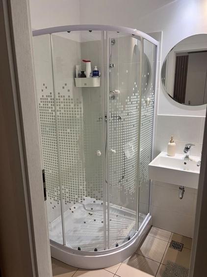 Apartament cu 3 camere decomandat în Pipera