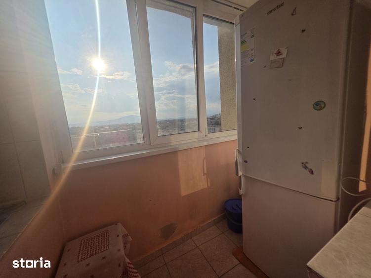 Apartament cu 2 camere decomandat în Tractorul