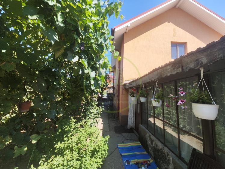 Casă individuală cu 4 camere cu Canalizare în Podari