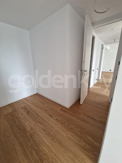 Apartament cu 3 camere decomandat în Barbu Văcărescu