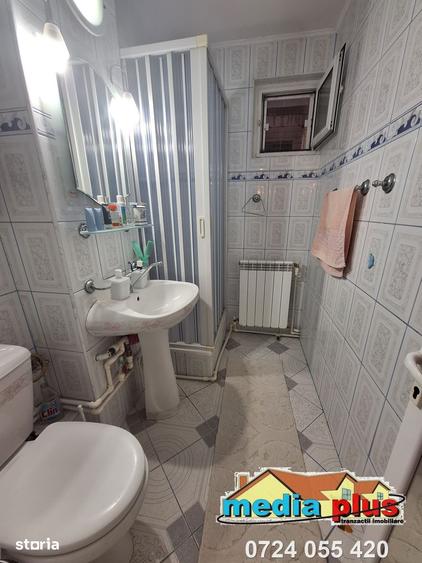 Apartament cu 3 camere decomandat în Micro 13