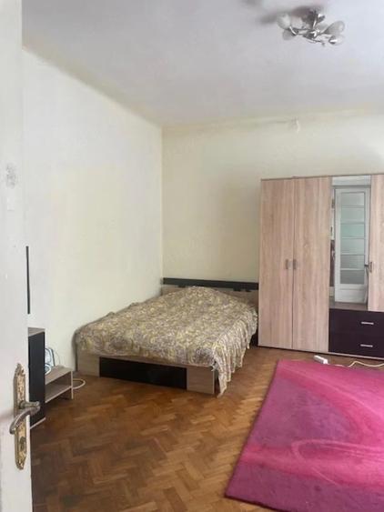Casă cu Teren 930 Mp în Central
