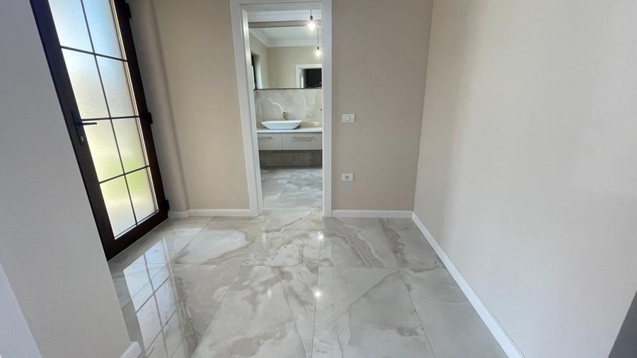 Duplex cu 6 camere cu Canalizare în Mehala