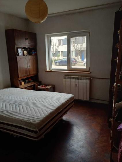 Apartament cu 3 camere decomandat în Autogară