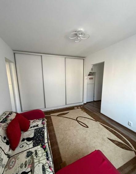 Apartament cu 3 camere semidecomandat în Mănăștur