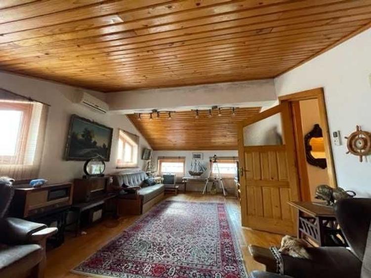 Casă cu 4 camere decomandat în Central