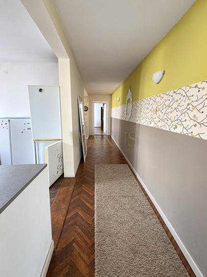 Casă individuală cu 6 camere cu Teren 265 Mp în Central