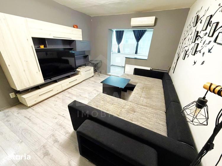 Apartament cu 3 camere decomandat în Florilor