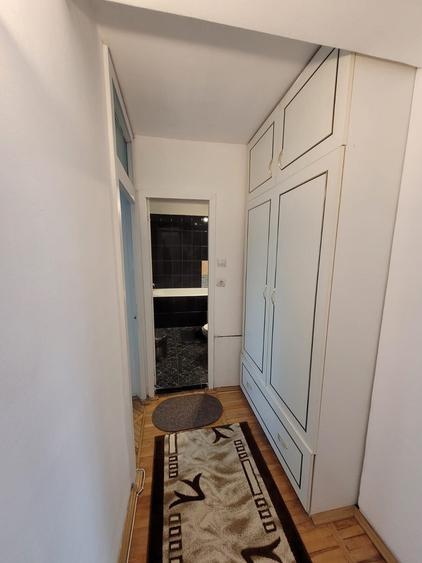 Apartament cu 3 camere decomandat în Exterior Vest