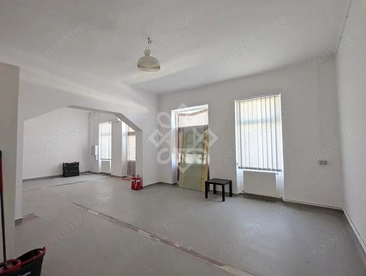 Casă cu 2 camere cu Teren 306 Mp în Central