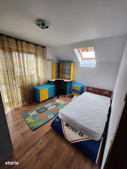 Casă cu 5 camere cu Teren 300 Mp în Bujoreni