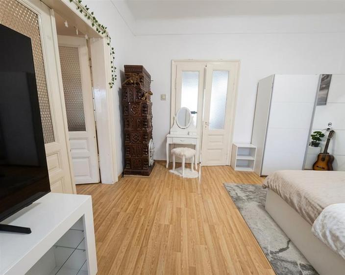 Casă cu 3 camere cu Teren 400 Mp în Central