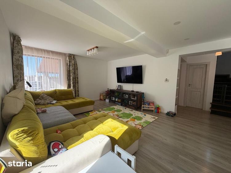 Casă cu 4 camere cu Teren 951 Mp în Odăi