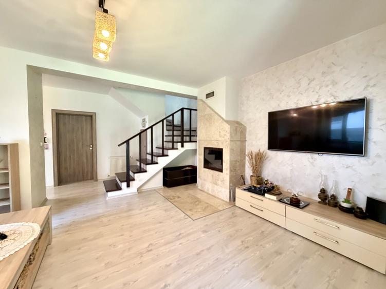 Duplex cu 4 camere cu Canalizare în Dumbrăvița