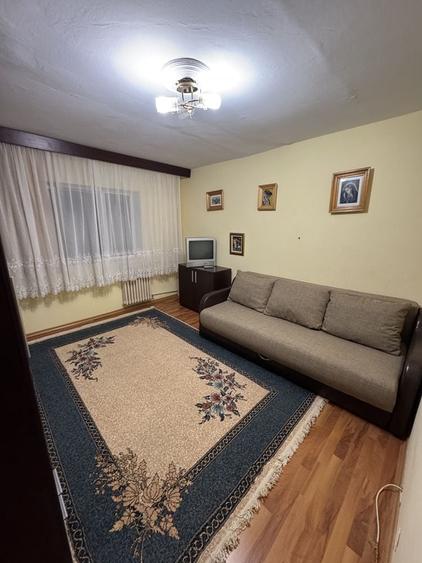 Apartament cu 2 camere decomandat în Nicolina
