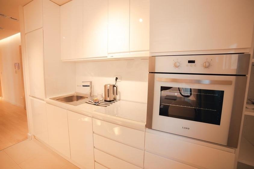 Apartament cu 2 camere decomandat, mobilat în City Park Mall