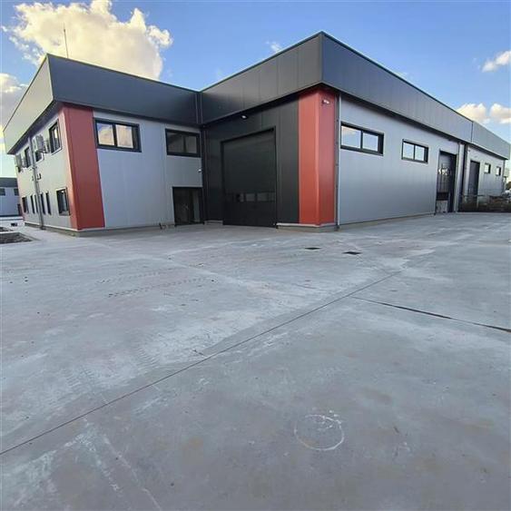 Spațiu industrial, de 900 mp, în Domnești