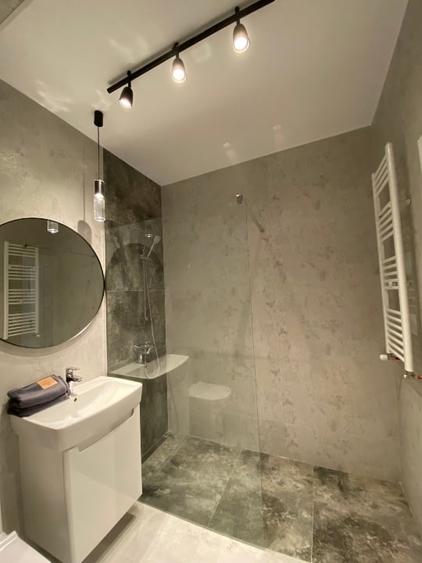Apartament cu 2 camere decomandat, mobilat în Parcul Carol