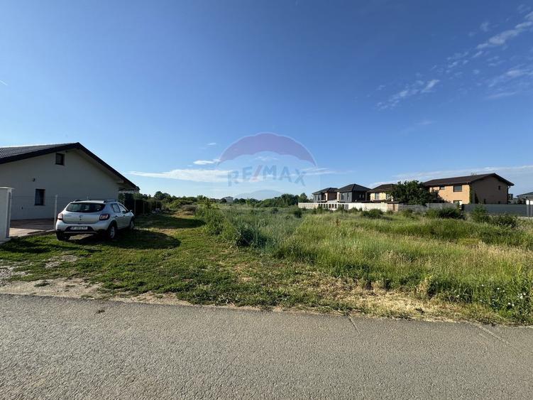 Teren de 708 mp, în Corbeanca