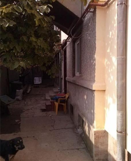 Casă cu 12 camere cu Teren 215 Mp în 13 Septembrie