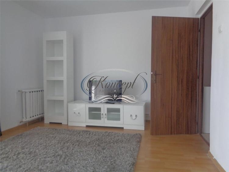Apartament cu 3 camere decomandat, mobilat în Zorilor