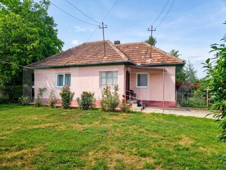 Casă individuală cu 2 camere cu Canalizare în Iclod