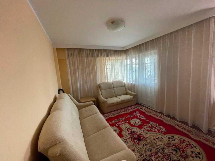 Apartament cu 3 camere decomandat în Obcini