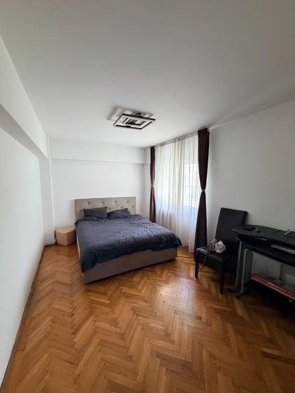 Apartament cu 3 camere decomandat în Ultracentral