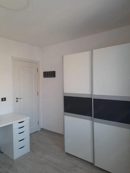 Apartament cu 4 camere semidecomandat în Central