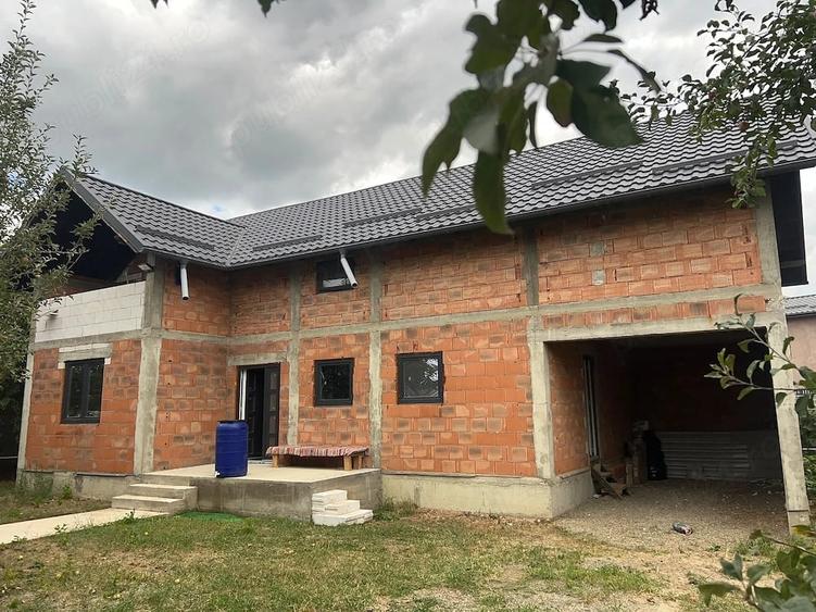 Casă cu Teren 500 Mp în Central