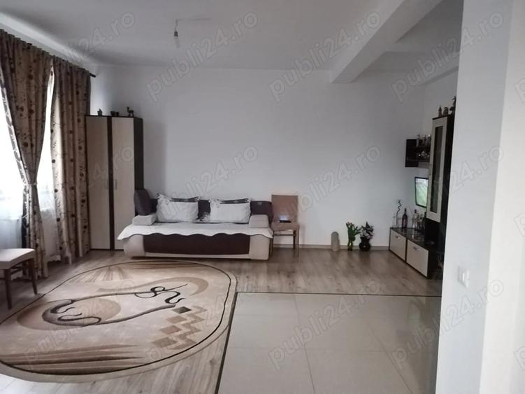 Casă cu 5 camere cu Teren 183 Mp în Central