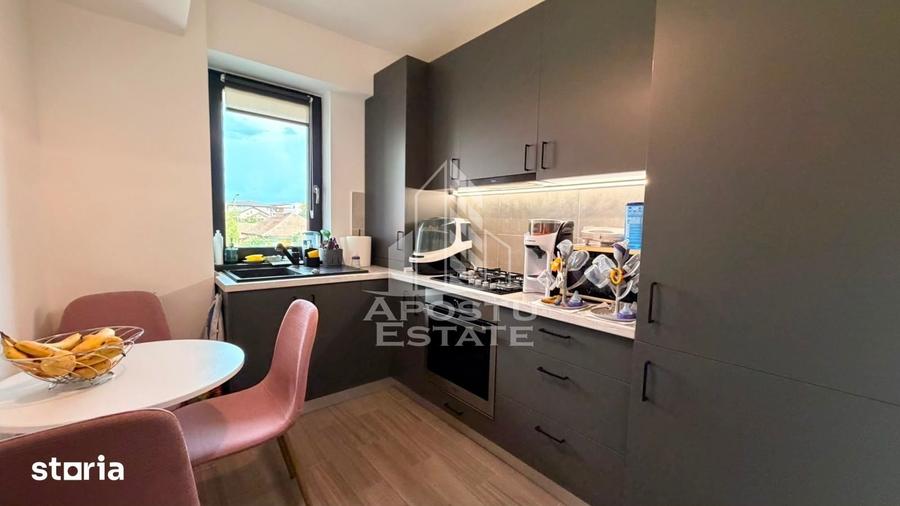 Apartament cu 3 camere, mobilat în Fratelia