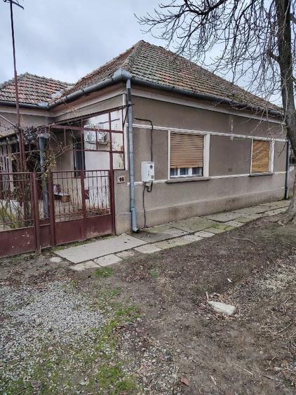 Casă cu 3 camere cu Teren 647 Mp în Moșnița Veche
