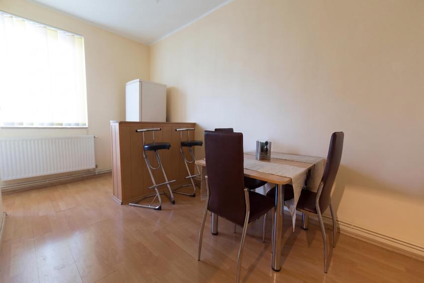 Apartament cu 2 camere decomandat în Universitate