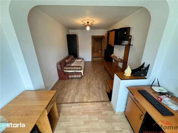 Apartament cu 3 camere decomandat, mobilat în Brăilei